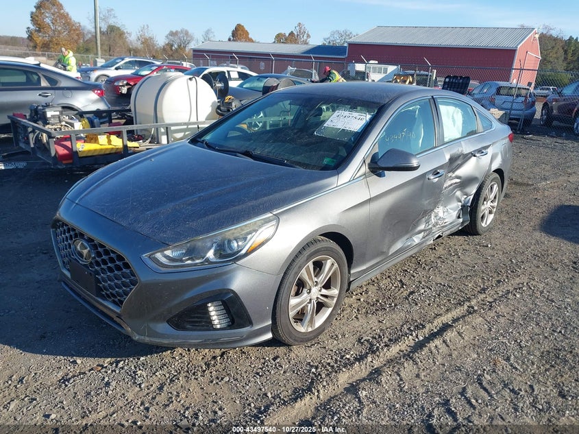 5NPE34AF4JH720123 2018 HYUNDAI SONATA photo no. 2