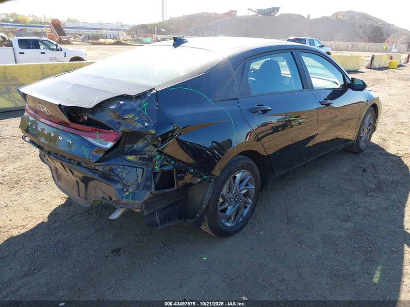 2024 HYUNDAI ELANTRA SEL KMHLM4DG8RU775261
