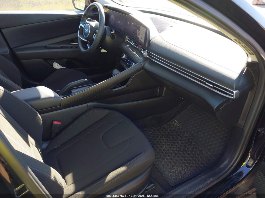 2024 HYUNDAI ELANTRA SEL KMHLM4DG8RU775261