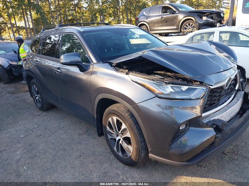 TOYOTA HIGHLANDER XLE