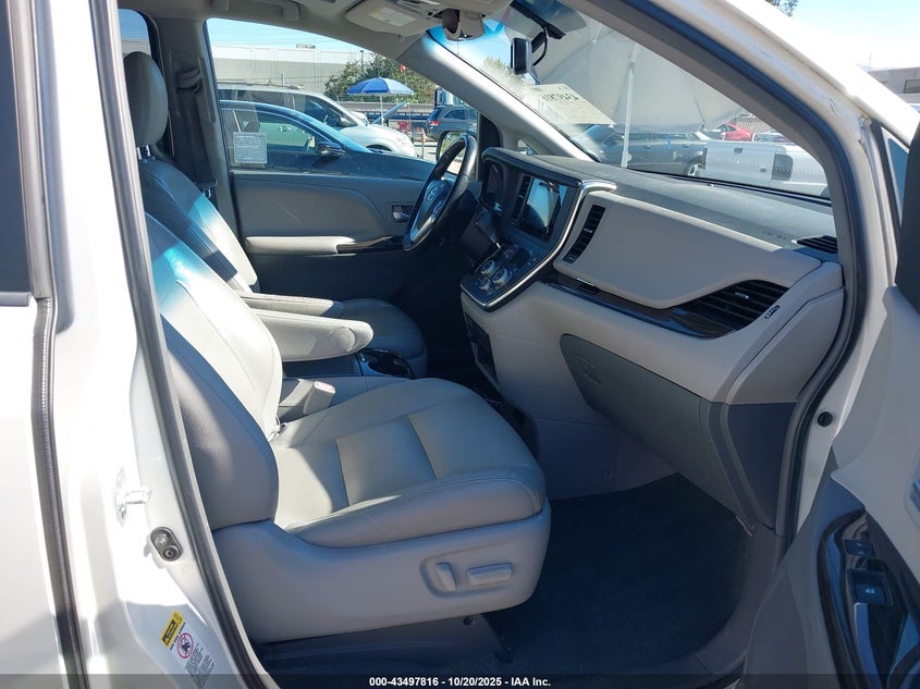 5TDYK3DC3FS676841 2015 TOYOTA SIENNA photo no. 5