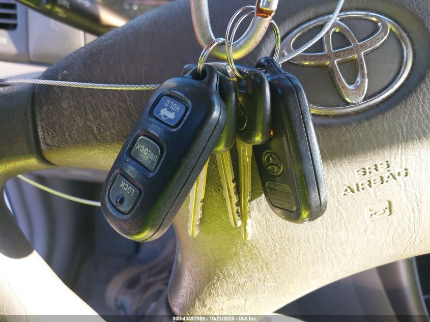 2004 Toyota Camry Le VIN: 4T1BE32K64U860926 Lot: 43497899