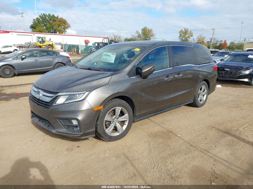 5FNRL6H78JB049274 2018 HONDA ODYSSEY photo no. 2