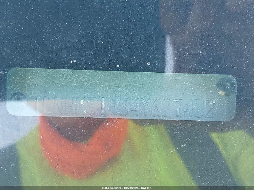 2004 Lincoln Town Car Signature VIN: 1LNHM81W54Y627482 Lot: 43498289