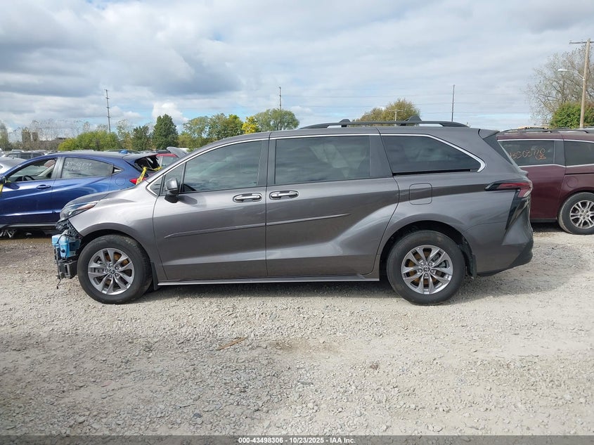 2024 TOYOTA SIENNA XLE 5TDYSKFC5RS126701