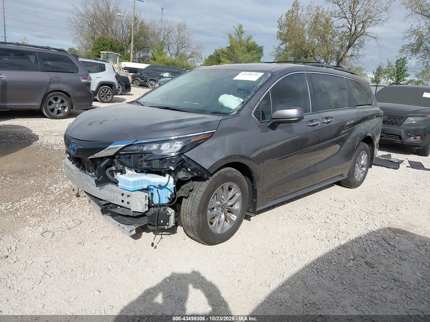 2024 TOYOTA SIENNA XLE 5TDYSKFC5RS126701