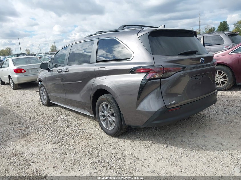 2024 TOYOTA SIENNA XLE 5TDYSKFC5RS126701