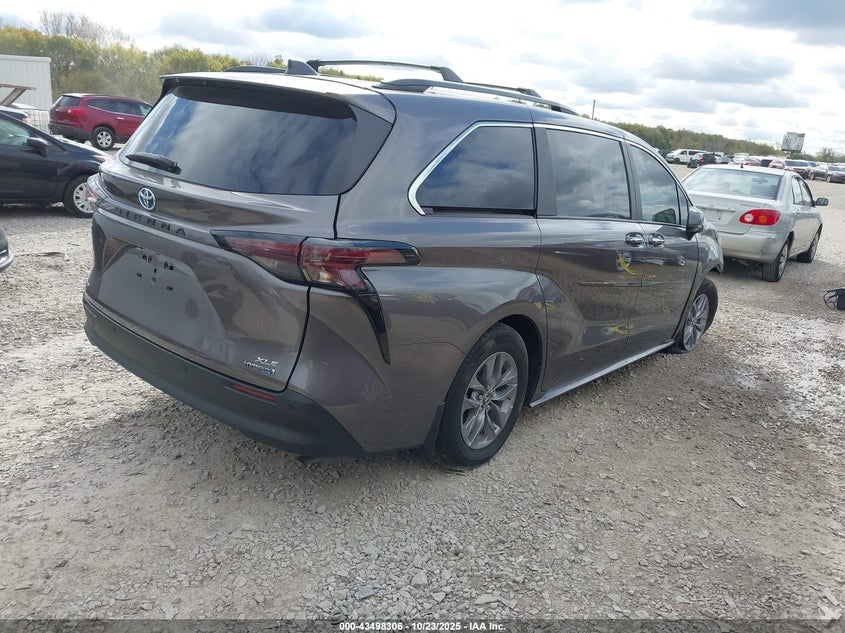 2024 TOYOTA SIENNA XLE 5TDYSKFC5RS126701