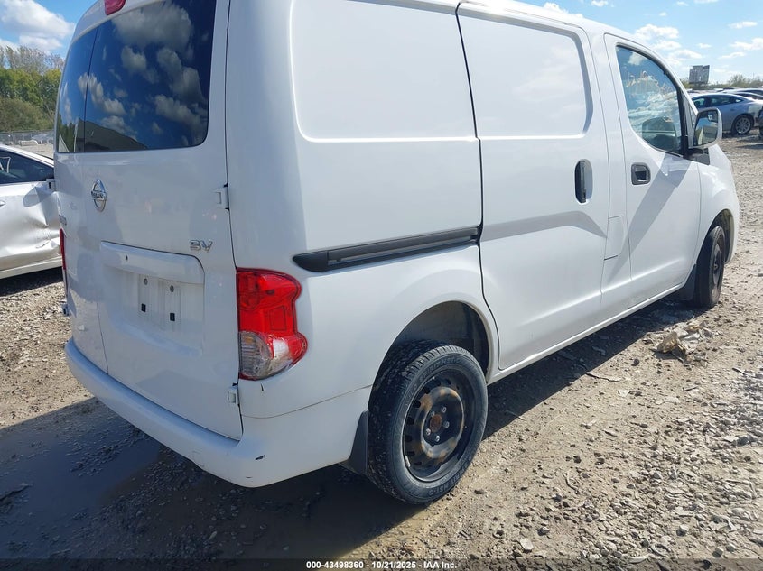 2016 NISSAN NV200 auction photo 4