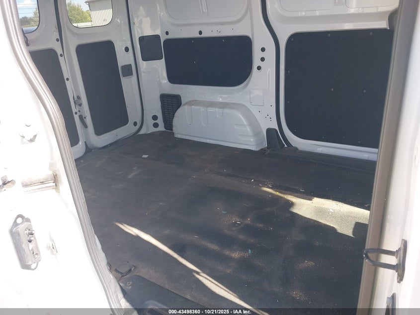 2016 NISSAN NV200 auction photo 8
