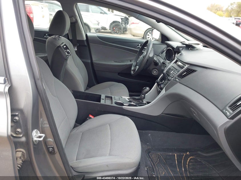 2013 HYUNDAI SONATA GLS 5NPEB4AC2DH686311