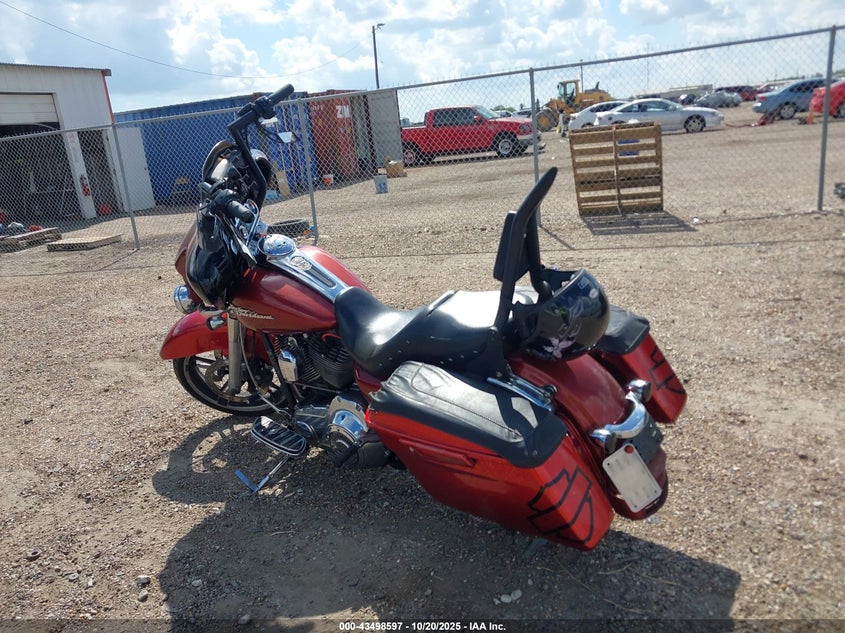 1HD1KB410AB617576 2010 HARLEY-DAVIDSON STREET GLIDE photo no. 3