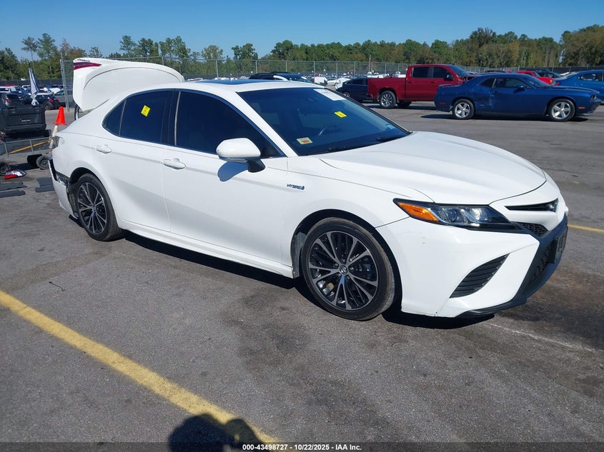 TOYOTA CAMRY HYBRID SE