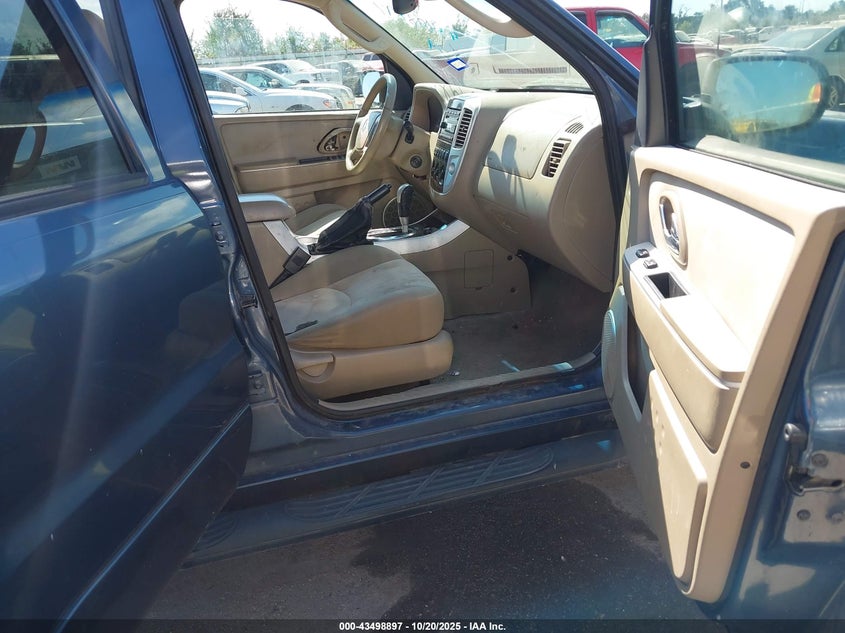 4M2YU56115DJ14541 2005 MERCURY MARINER photo no. 5
