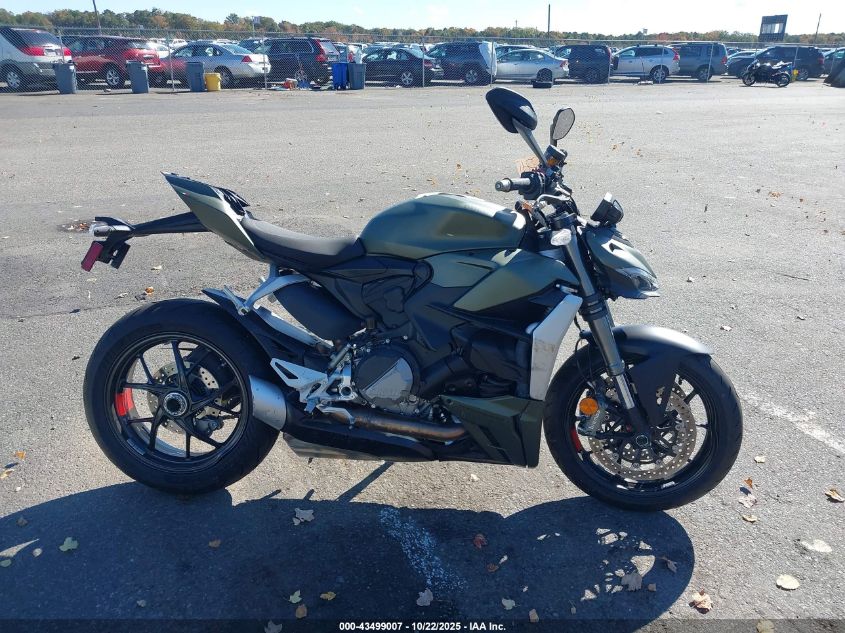 2025 Ducati Streetfighter V2 VIN: ZDMFAKYW2SB008902 Lot: 43499007