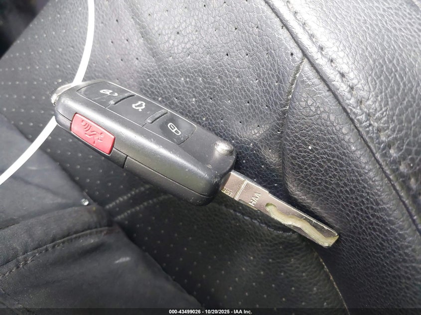 2015 VOLKSWAGEN PASSAT 1.8T LIMITED EDITION 1VWAT7A38FC102809