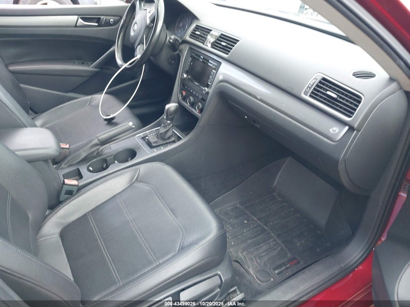 2015 VOLKSWAGEN PASSAT 1.8T LIMITED EDITION 1VWAT7A38FC102809