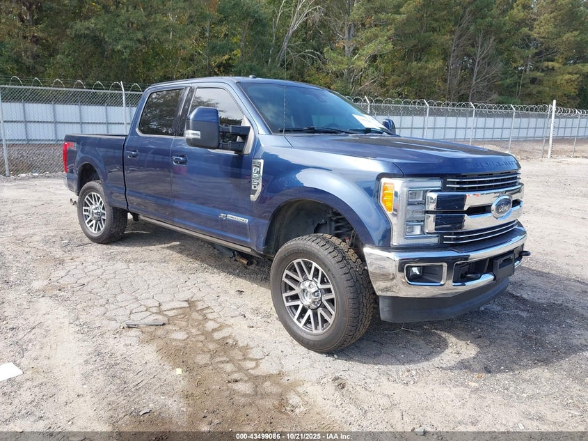 FORD F-250 LARIAT