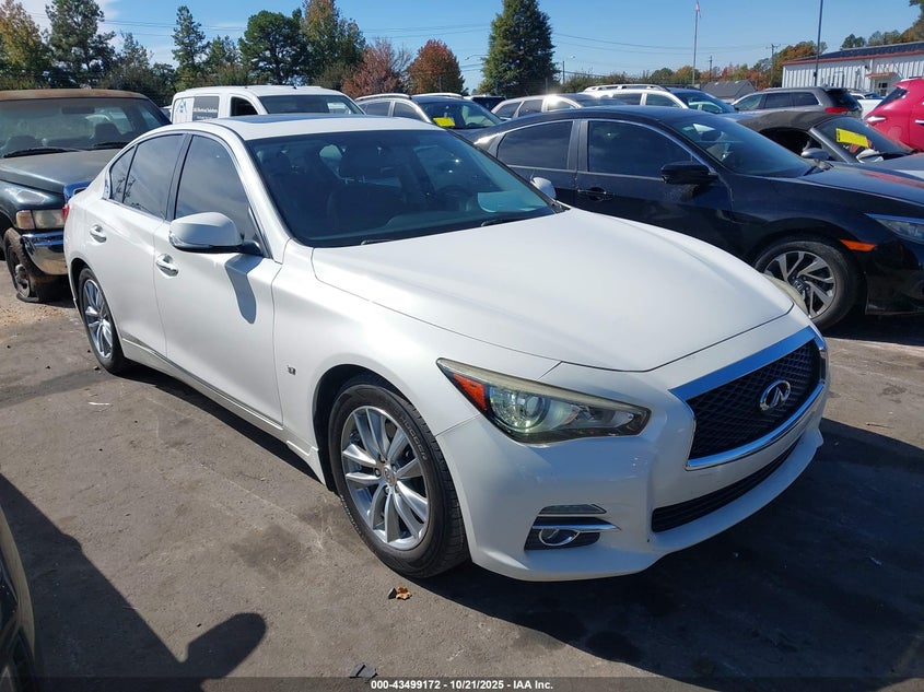 INFINITI Q50 PREMIUM