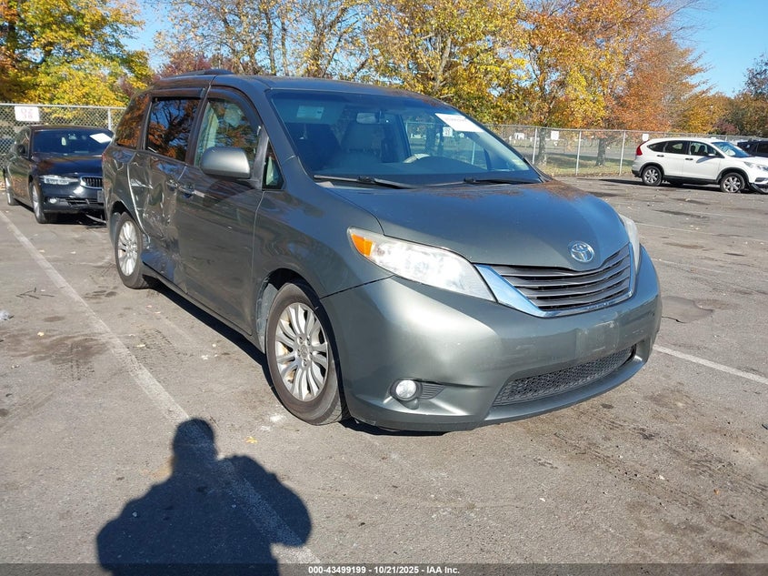 5TDYK3DC9CS203747 2012 Toyota Sienna Xle V6 8 Passenger auction photo 1