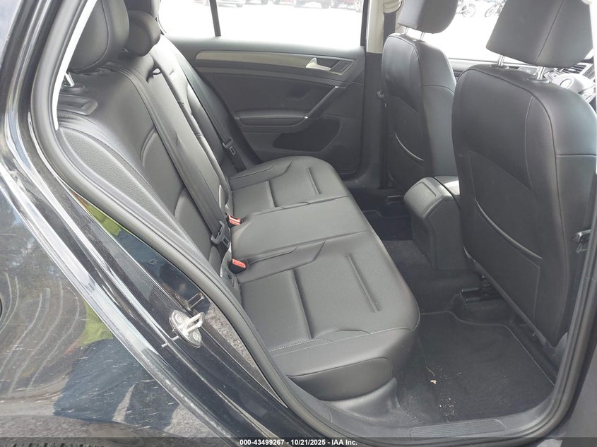 2018 VOLKSWAGEN GOLF TSI S/TSI SE 3VWG17AUXJM270810