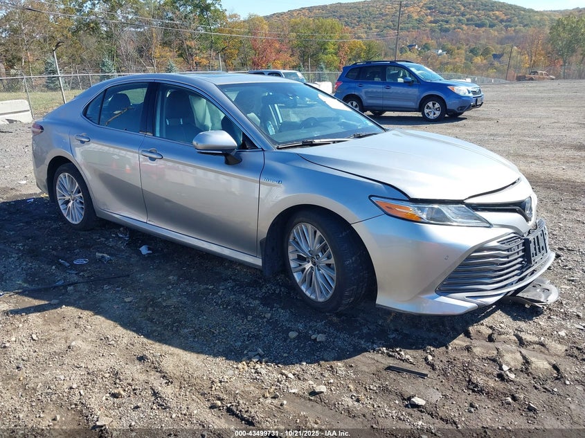 TOYOTA CAMRY HYBRID XLE HYBRID