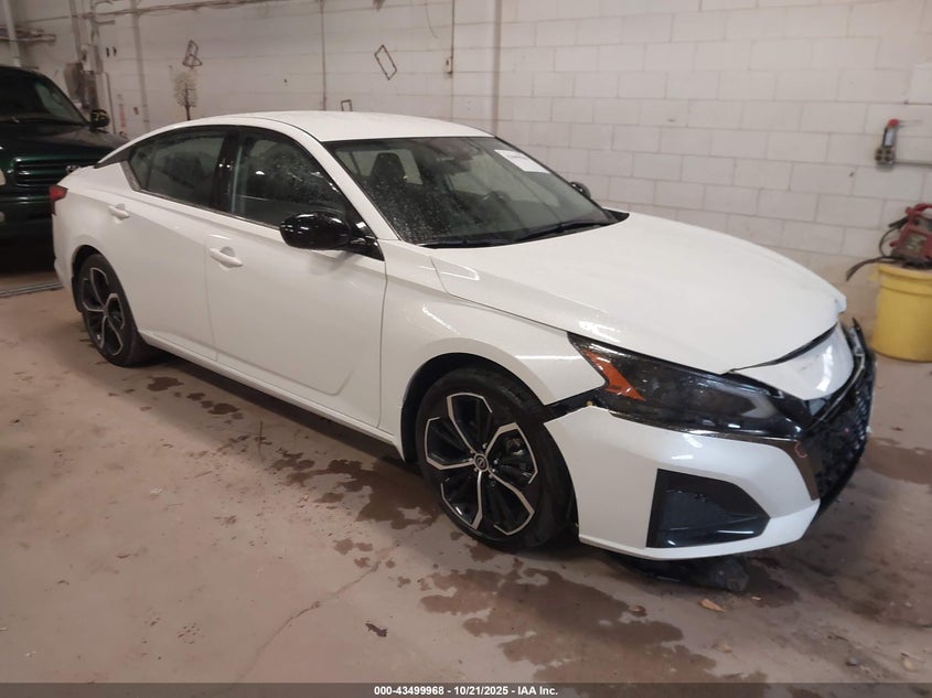 NISSAN ALTIMA SR FWD