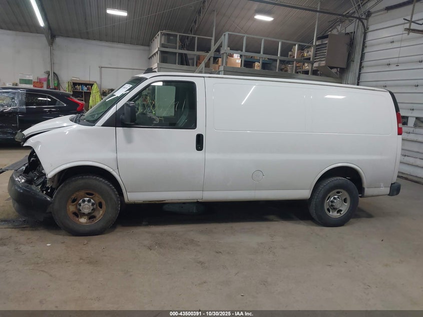 2019 Chevrolet Express 2500 Work Van VIN: 1GCWGAFP8K1170572 Lot: 43500391