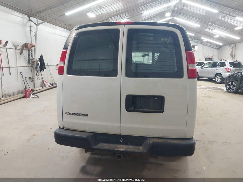 2019 Chevrolet Express 2500 Work Van VIN: 1GCWGAFP8K1170572 Lot: 43500391