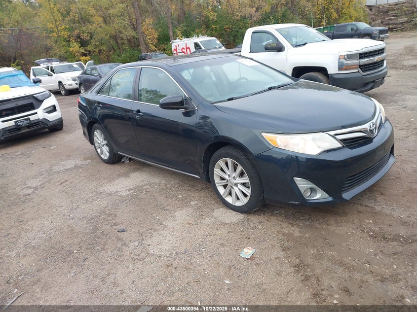 TOYOTA CAMRY XLE