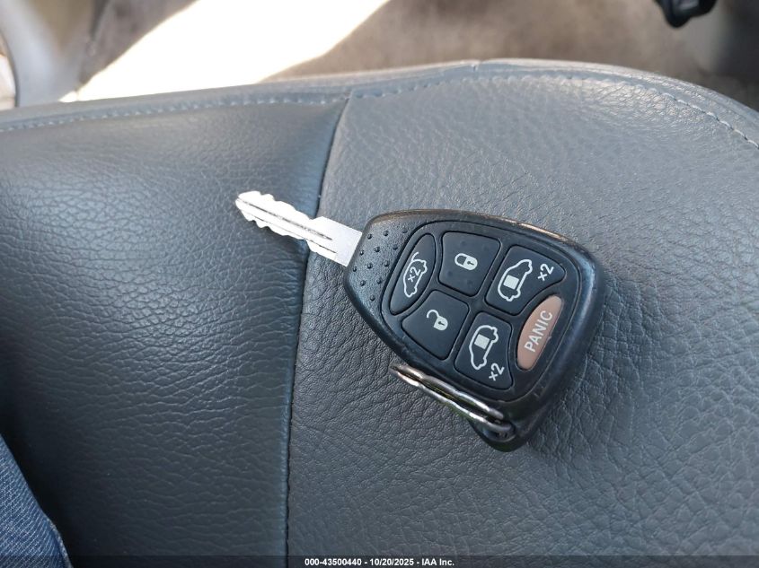 2006 Chrysler Town & Country Touring VIN: 2A8GP54L16R900411 Lot: 43500440