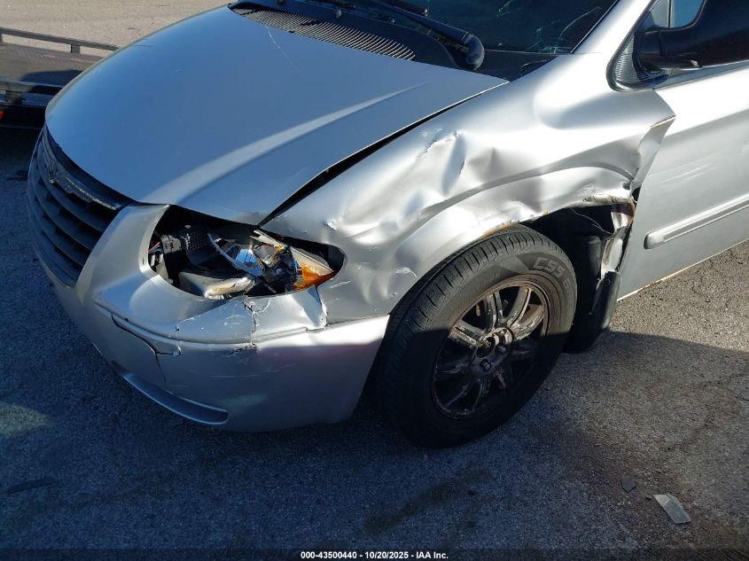 2006 Chrysler Town & Country Touring VIN: 2A8GP54L16R900411 Lot: 43500440