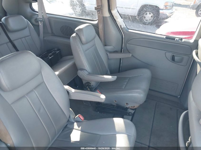 2006 Chrysler Town & Country Touring VIN: 2A8GP54L16R900411 Lot: 43500440