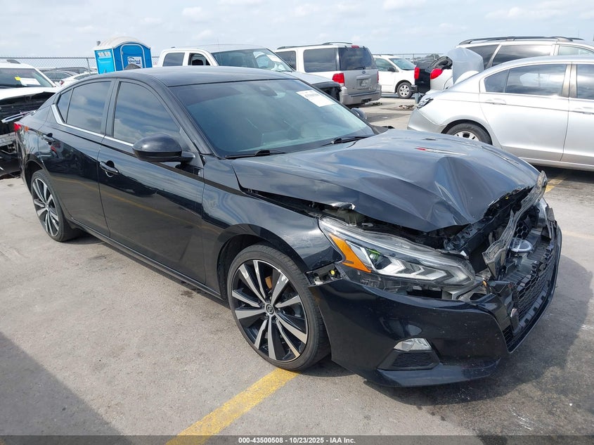 NISSAN ALTIMA SR FWD