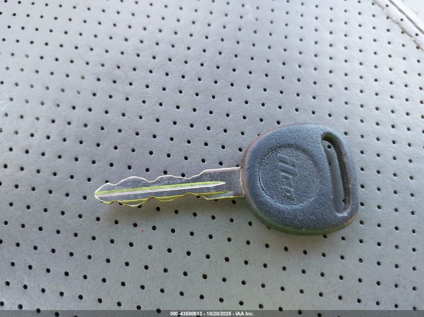 2005 Cadillac Escalade Standard VIN: 1GYEK63N05R268618 Lot: 43500613