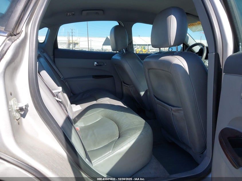 2007 Buick Lacrosse Cxl VIN: 2G4WD552671104671 Lot: 43501033