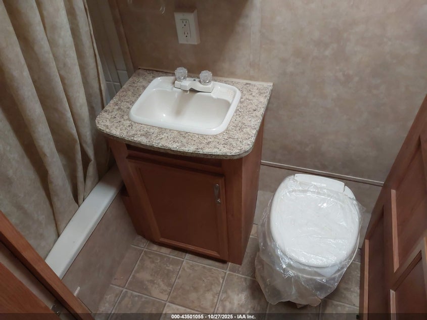 1UJBJ02L2918E0409 2009   photo no. 12
