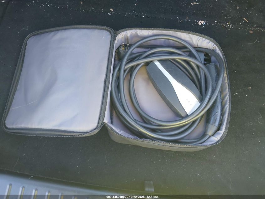 2023 Tesla Model S Dual Motor All-Wheel Drive/Standard Range VIN: 5YJSA1E56PF527181 Lot: 43501060