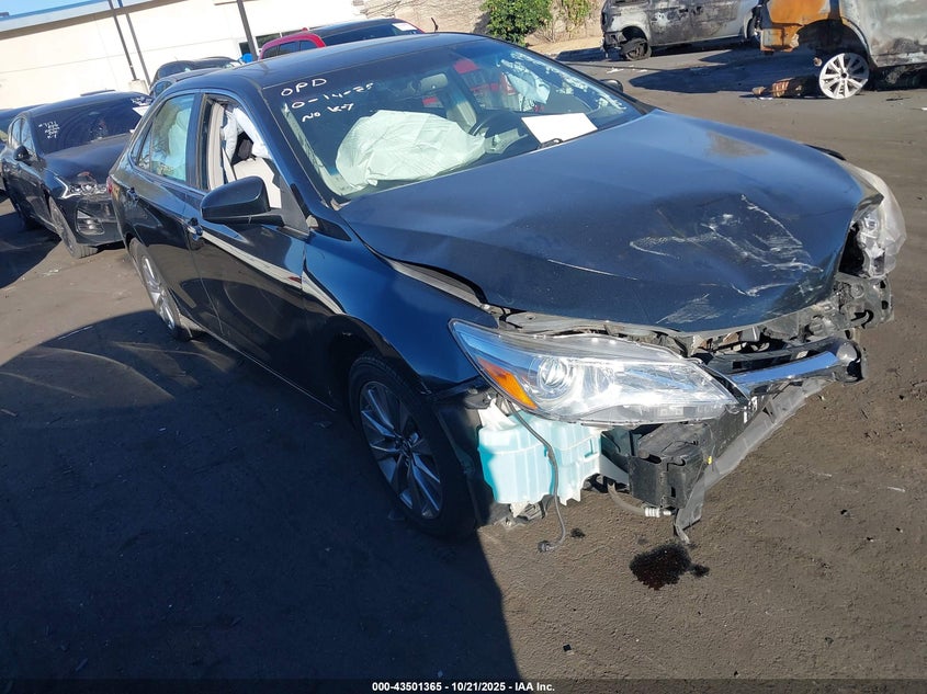 TOYOTA CAMRY HYBRID XLE