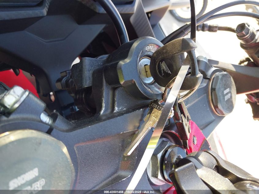 2022 Honda Cbr500 Ra VIN: MLHPC6255N5301288 Lot: 43501456