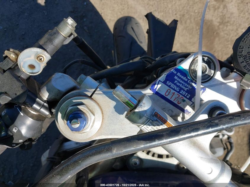 2003 Suzuki Tl1000 R VIN: JS1VT52A932100827 Lot: 43501726