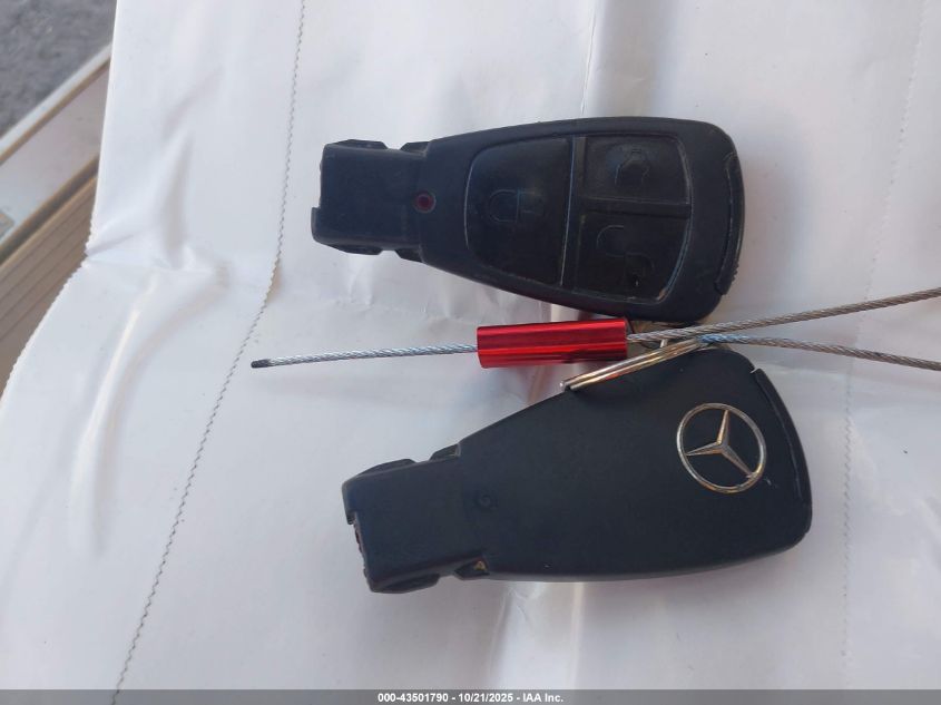 2000 Mercedes-Benz E 320 VIN: WDBJF65J3YB126763 Lot: 43501790