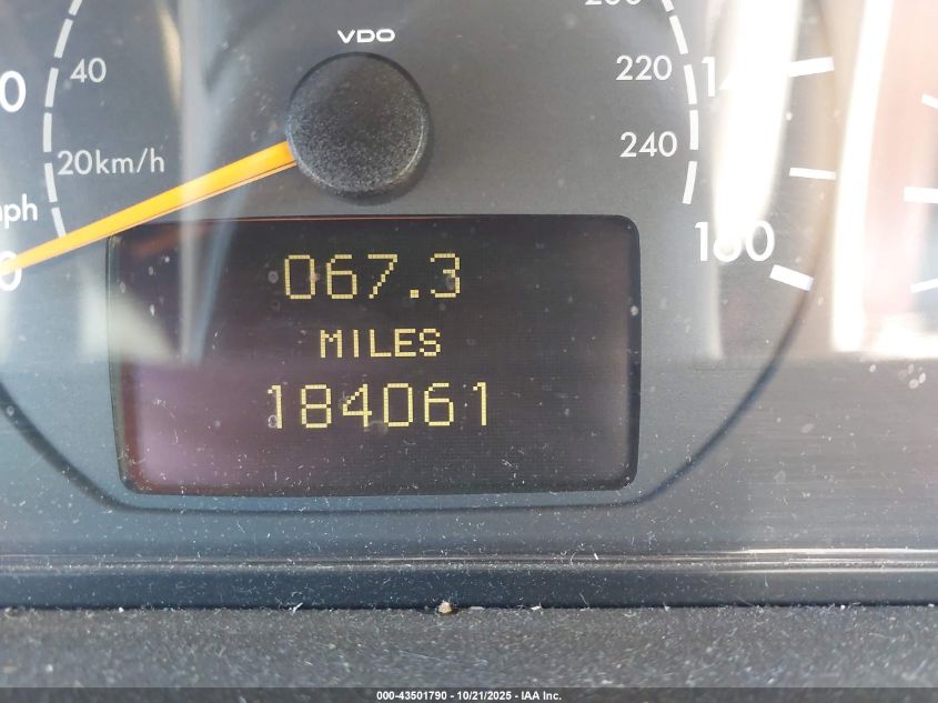 2000 Mercedes-Benz E 320 VIN: WDBJF65J3YB126763 Lot: 43501790