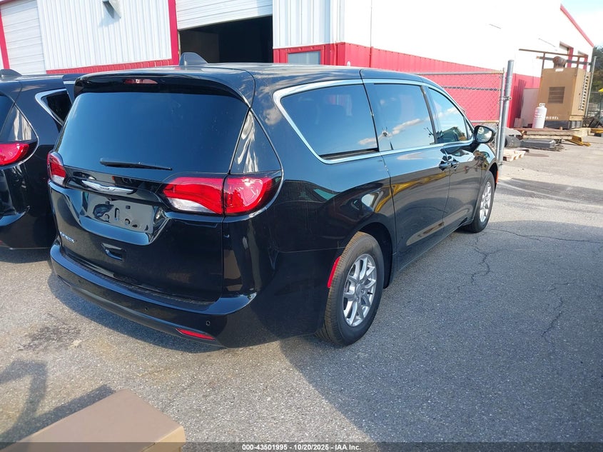 2C4RC1CG3TR185135 2026 CHRYSLER VOYAGER photo no. 4
