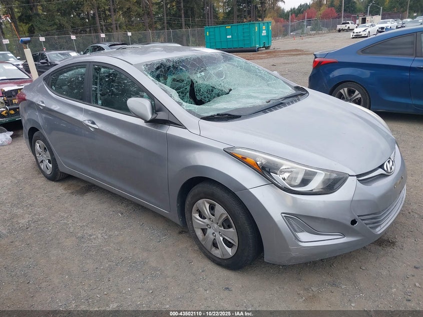 HYUNDAI ELANTRA SE
