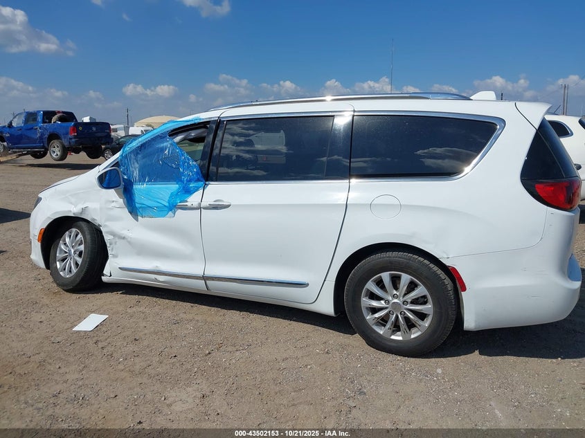 2019 Chrysler Pacifica Touring L VIN: 2C4RC1BG3KR626584 Lot: 43502153