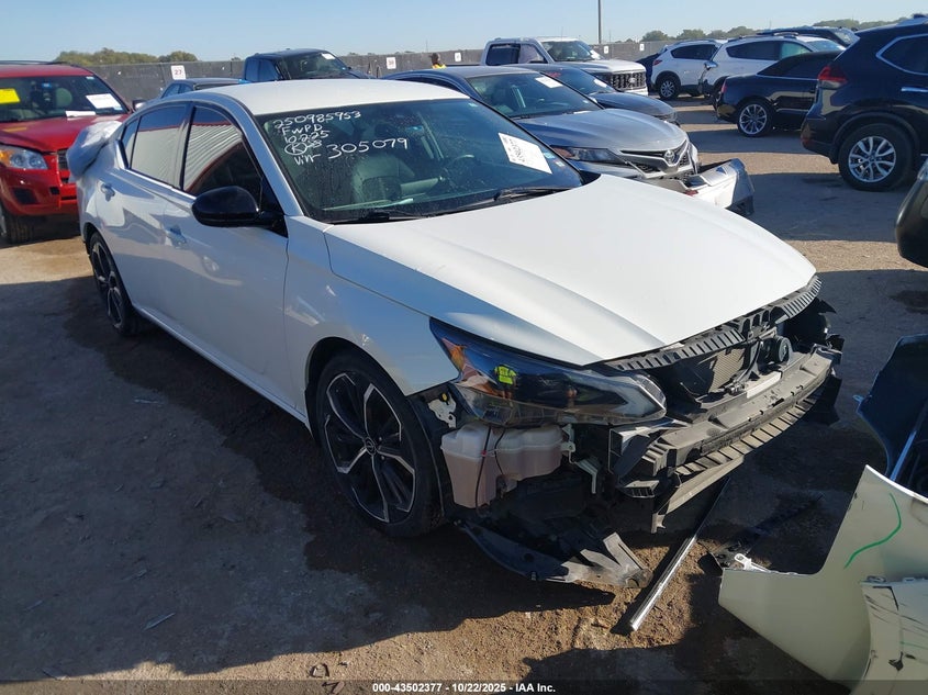 NISSAN ALTIMA SR FWD