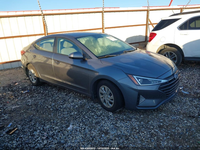 HYUNDAI ELANTRA SE