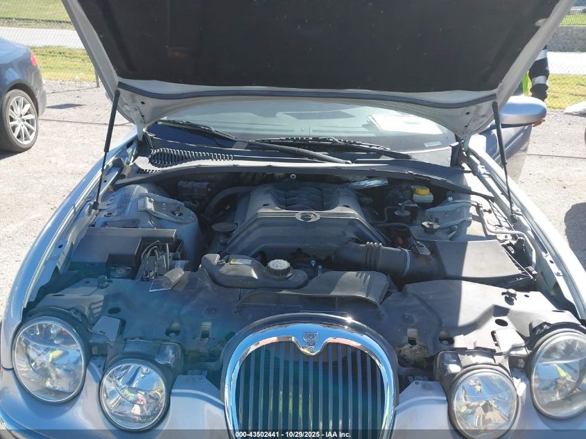 2004 Jaguar S-Type 4.2L V8 VIN: SAJEA01U04HM98908 Lot: 43502441