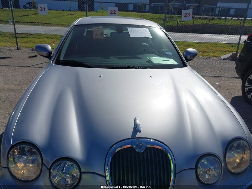 2004 Jaguar S-Type 4.2L V8 VIN: SAJEA01U04HM98908 Lot: 43502441